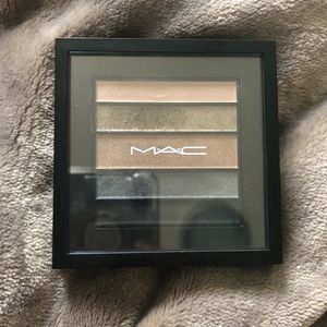 Mac Veluxe Pearlfusion Shadow
